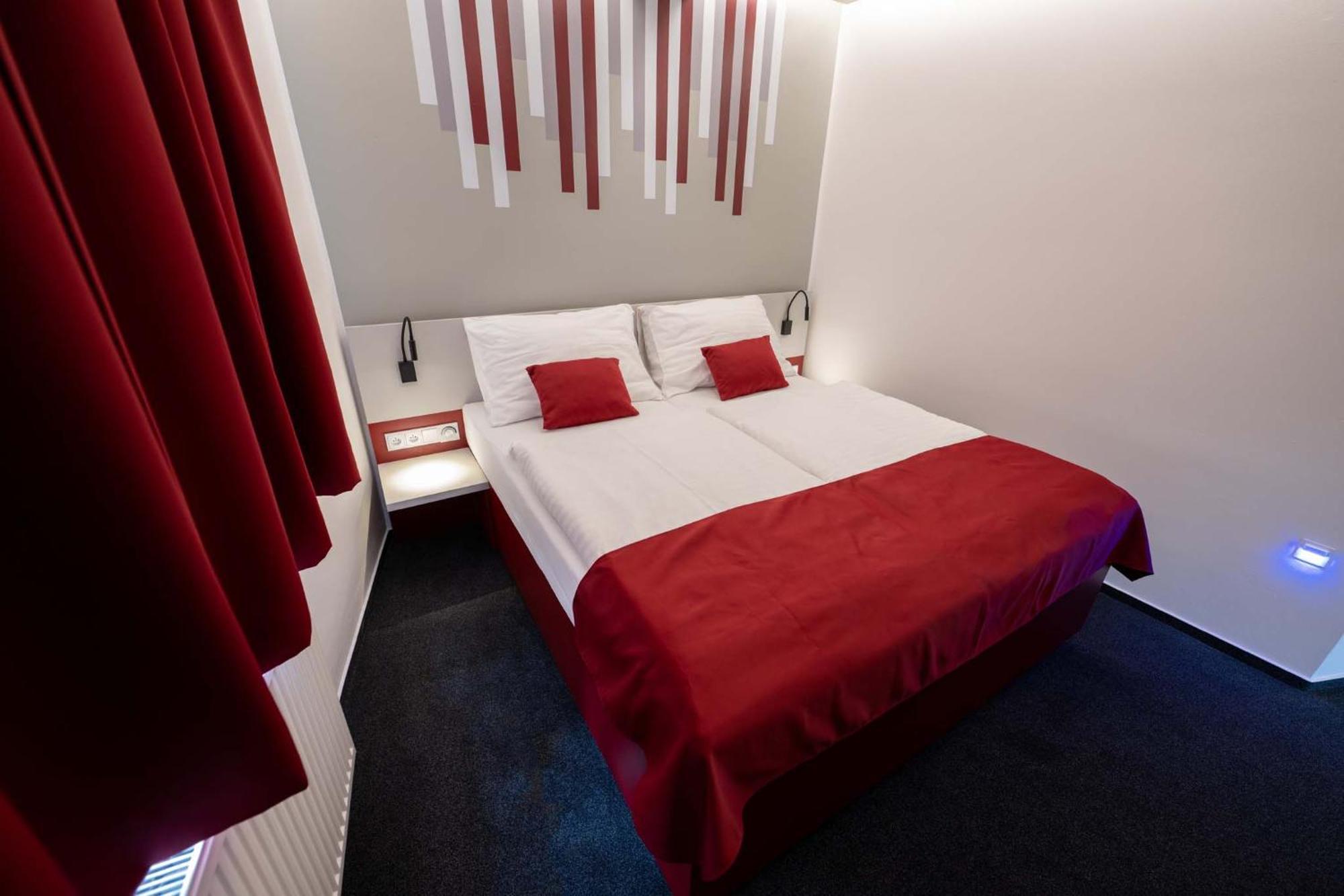 Hotel Villa Eden Jihlava Ngoại thất bức ảnh