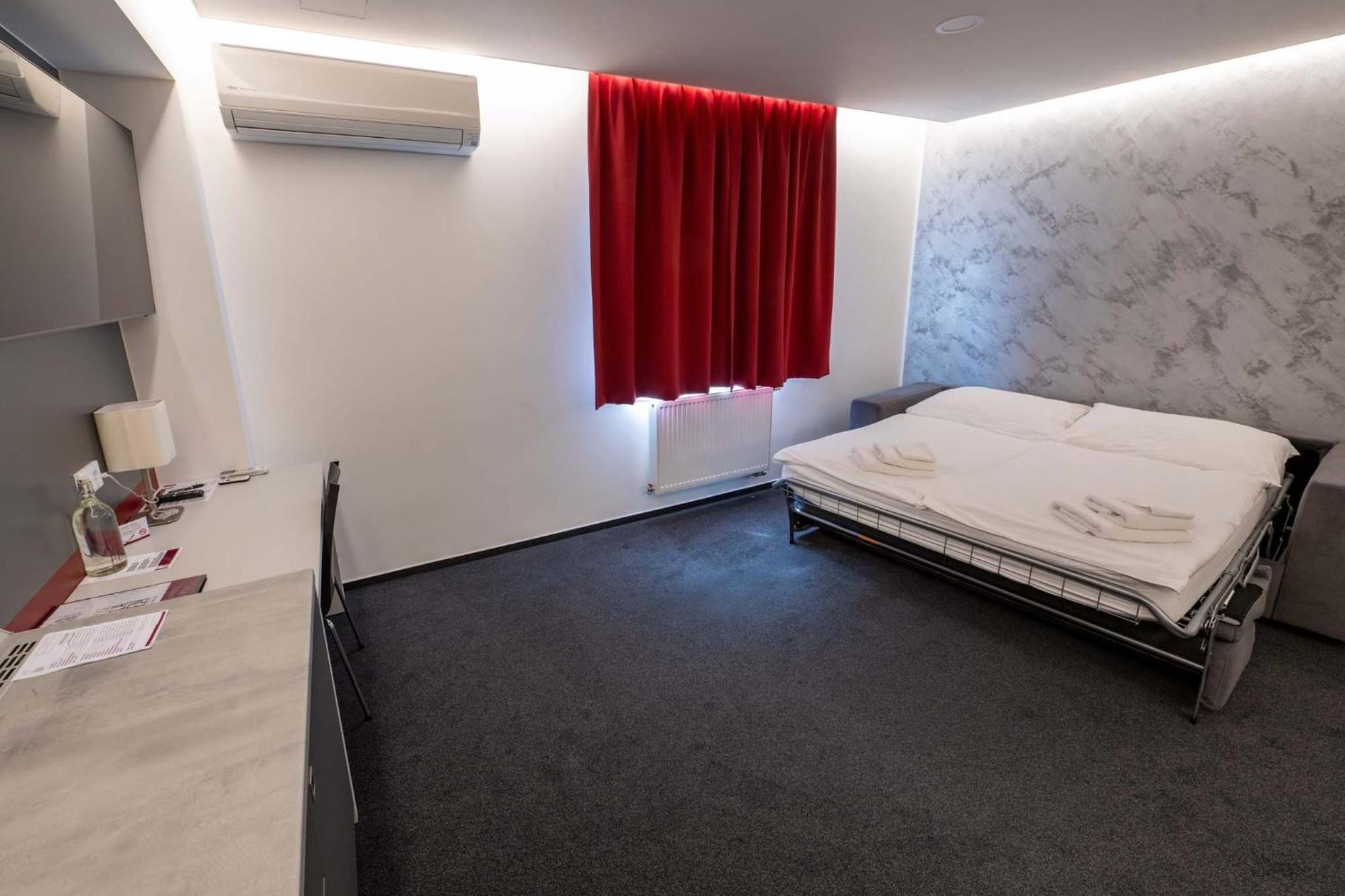 Hotel Villa Eden Jihlava Ngoại thất bức ảnh