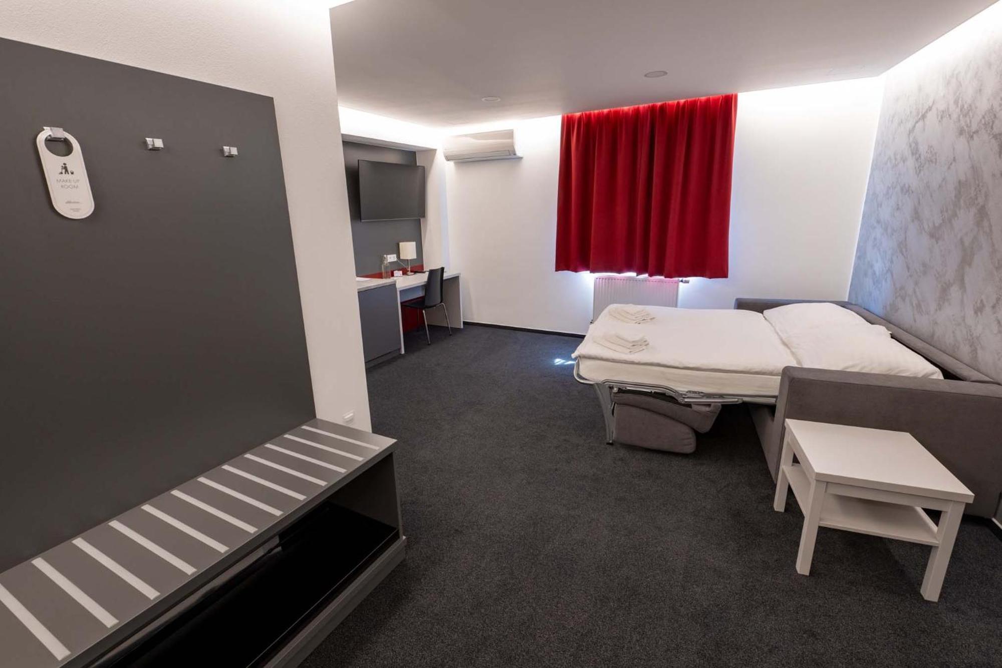 Hotel Villa Eden Jihlava Ngoại thất bức ảnh