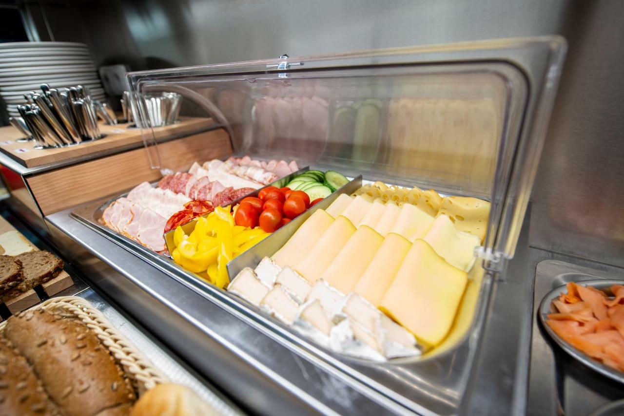 Hotel Villa Eden Jihlava Ngoại thất bức ảnh