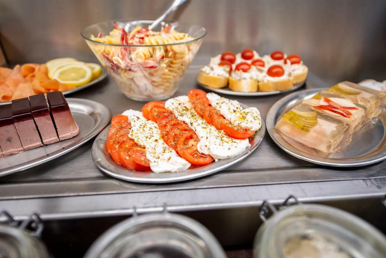 Hotel Villa Eden Jihlava Ngoại thất bức ảnh